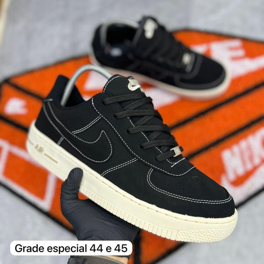 Tênis Nike Air Force 1